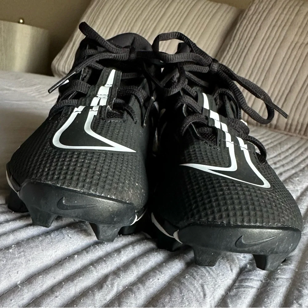 Nike traction white